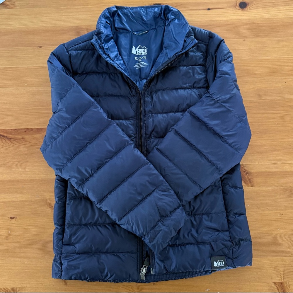 REI lightweight navy puffer jacket